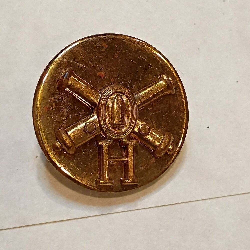 Vintage WW2 US Army H Company Coastal Brass Collar Disc